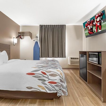 Red Roof Inn Джонстаун Экстерьер фото