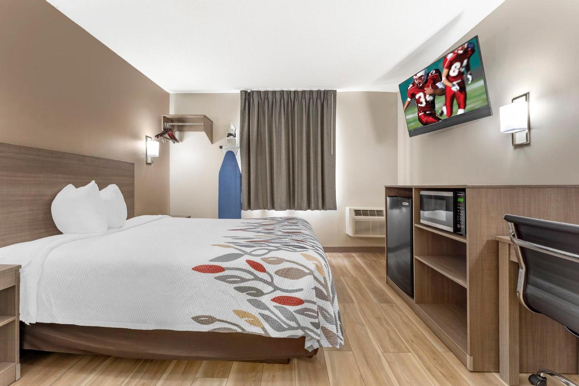 Red Roof Inn Джонстаун Экстерьер фото