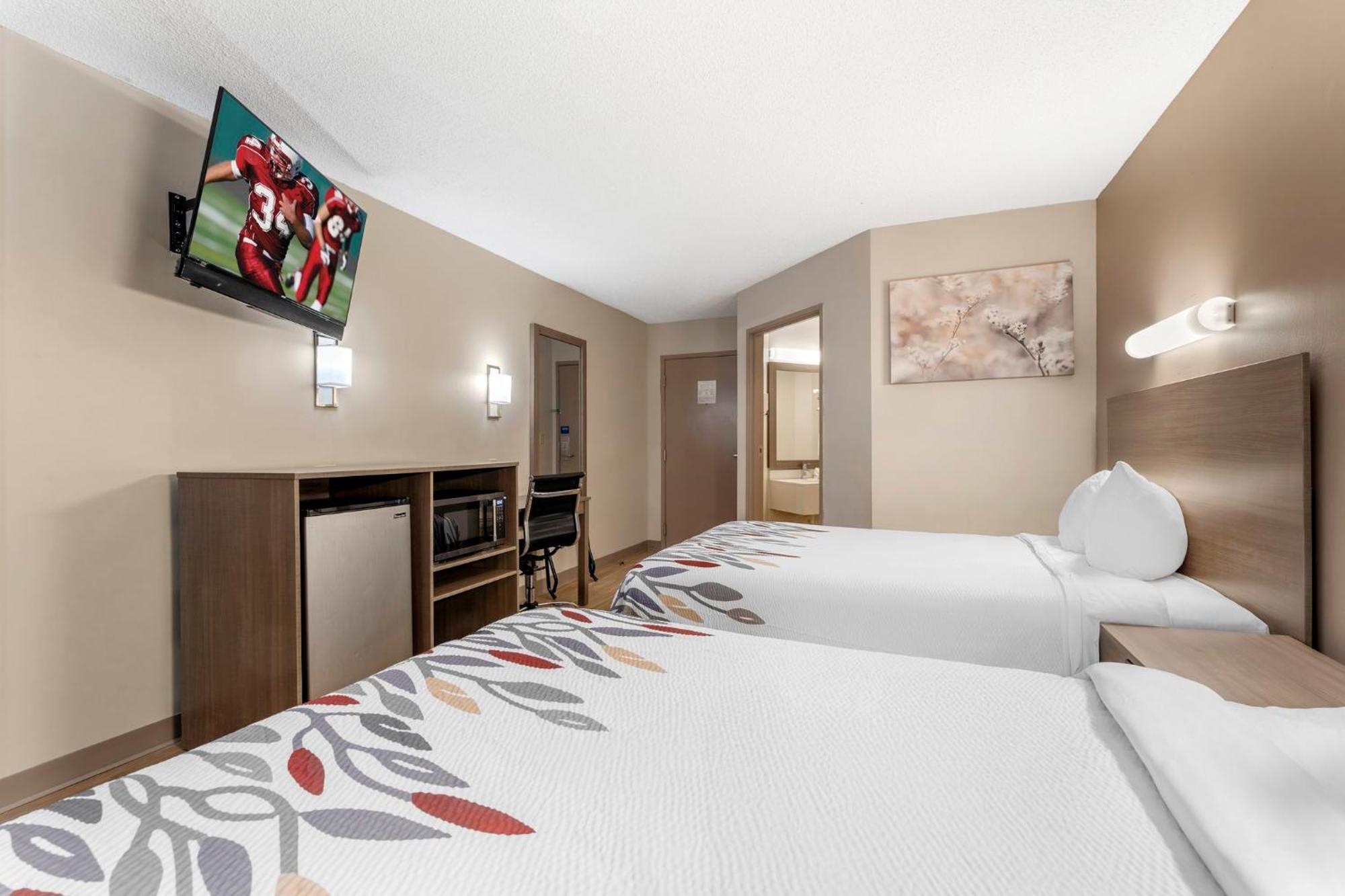 Red Roof Inn Джонстаун Экстерьер фото